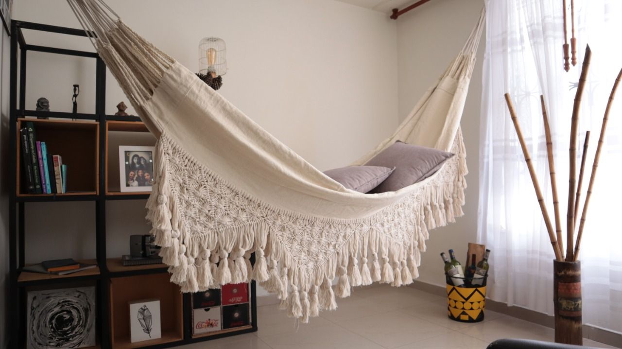 Hamaca Imperial con macramé en una sala